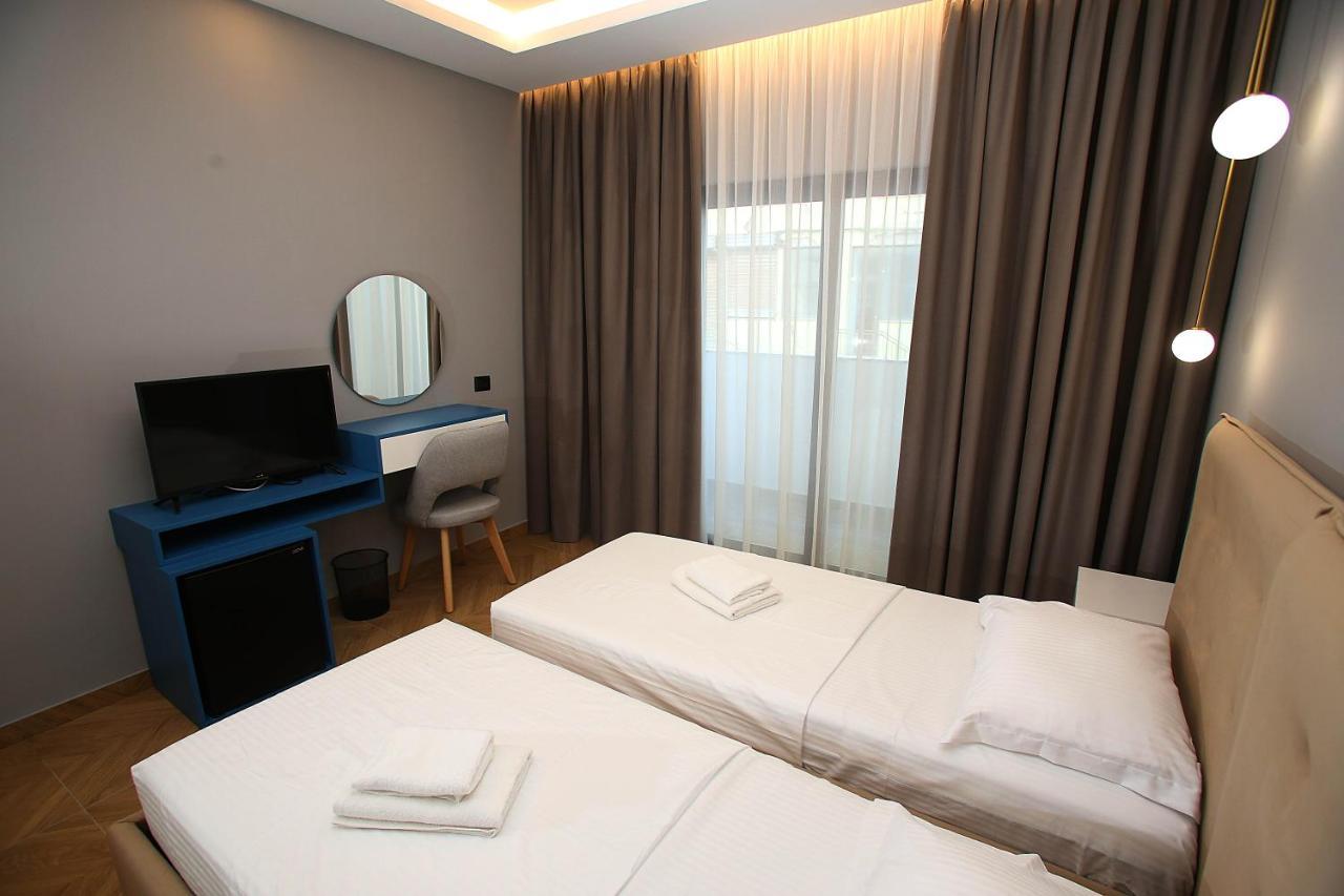 Diamond Hotel ドゥラス エクステリア 写真