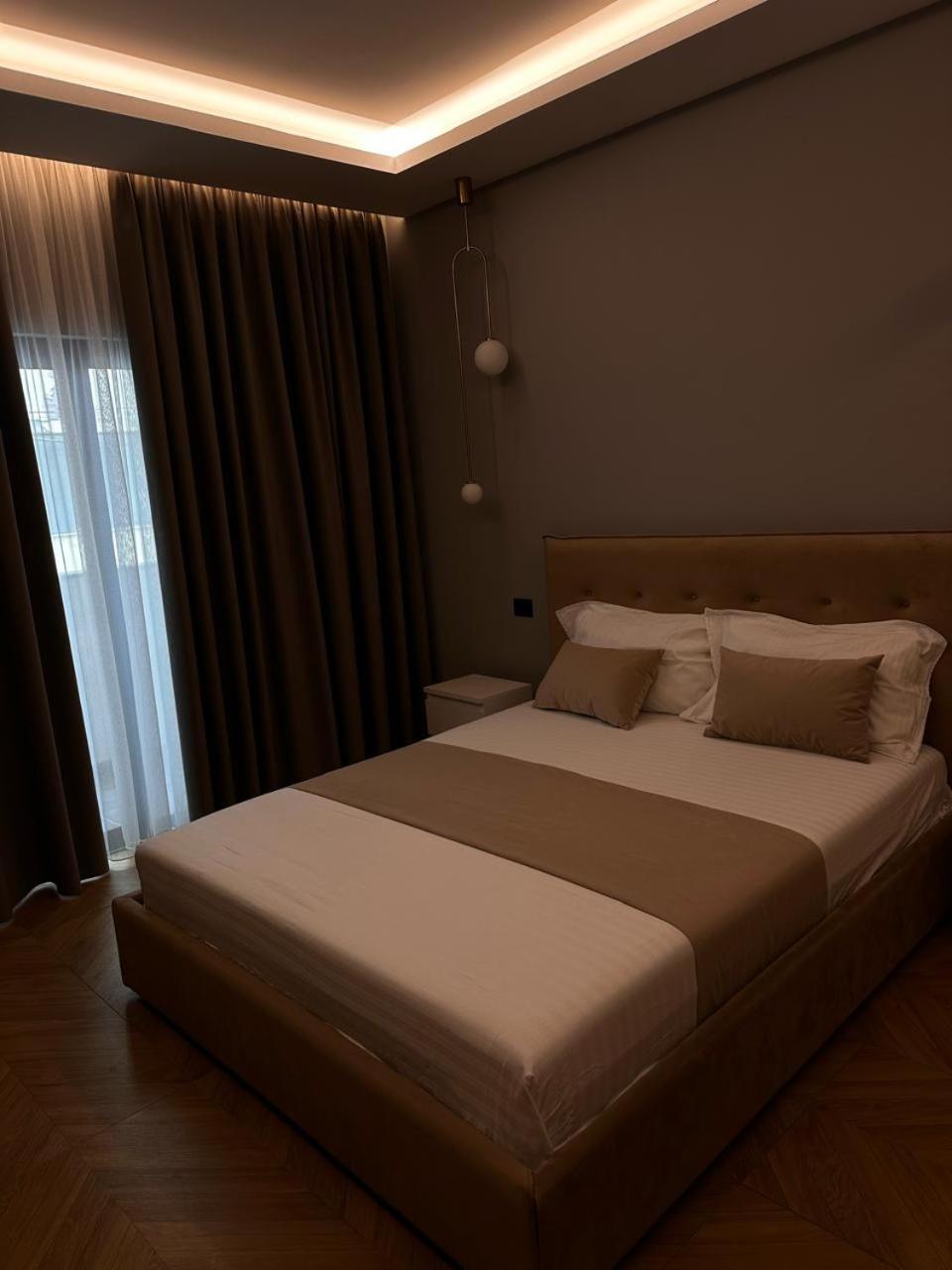 Diamond Hotel ドゥラス エクステリア 写真